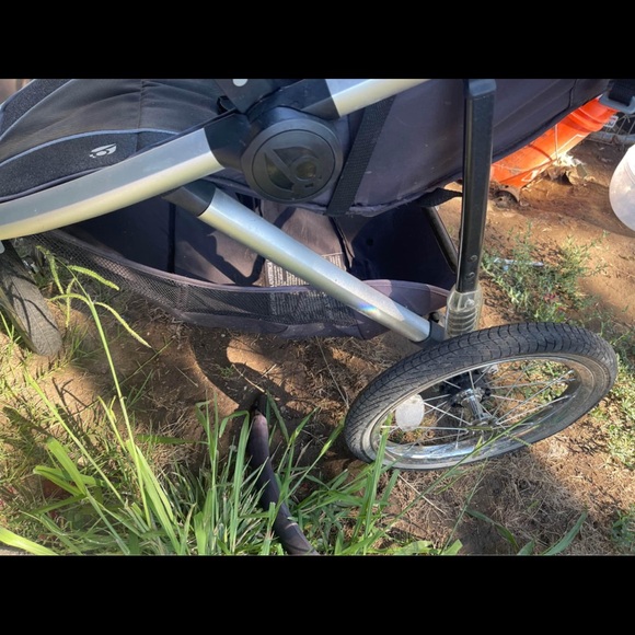 Baby trend stroller - Picture 4 of 8